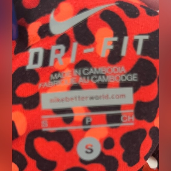 Nike women cropped  running leggings animal print Sz small - Picture 9 of 9